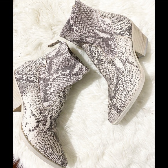 Dolce vita shanta western sock python boots - Picture 6 of 9